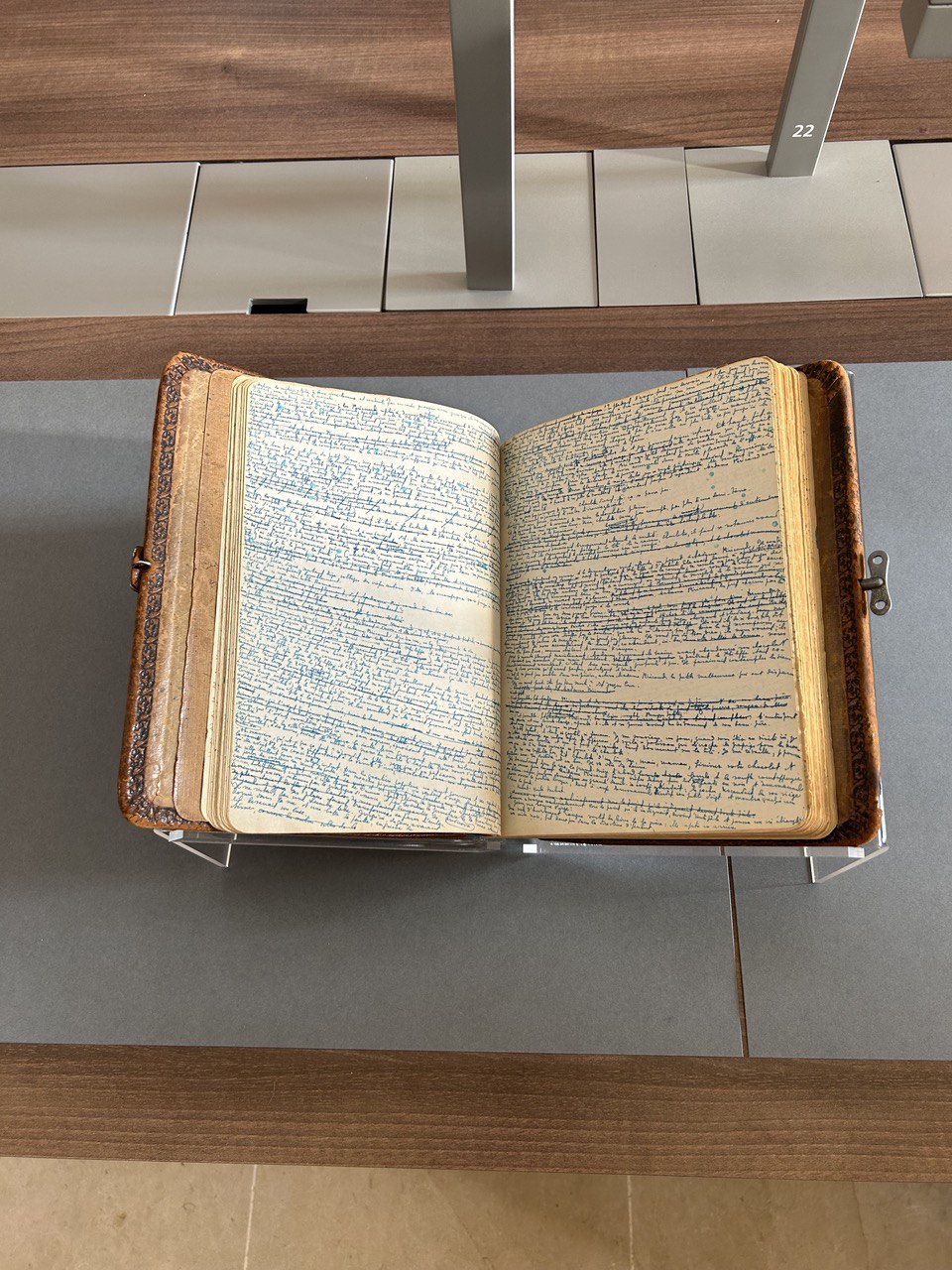 Manuscrits IMEC